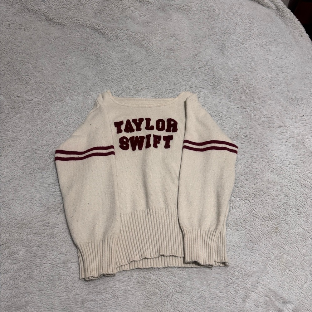 Taylor Swift Red and Cream Knit Crew Neck Sweater